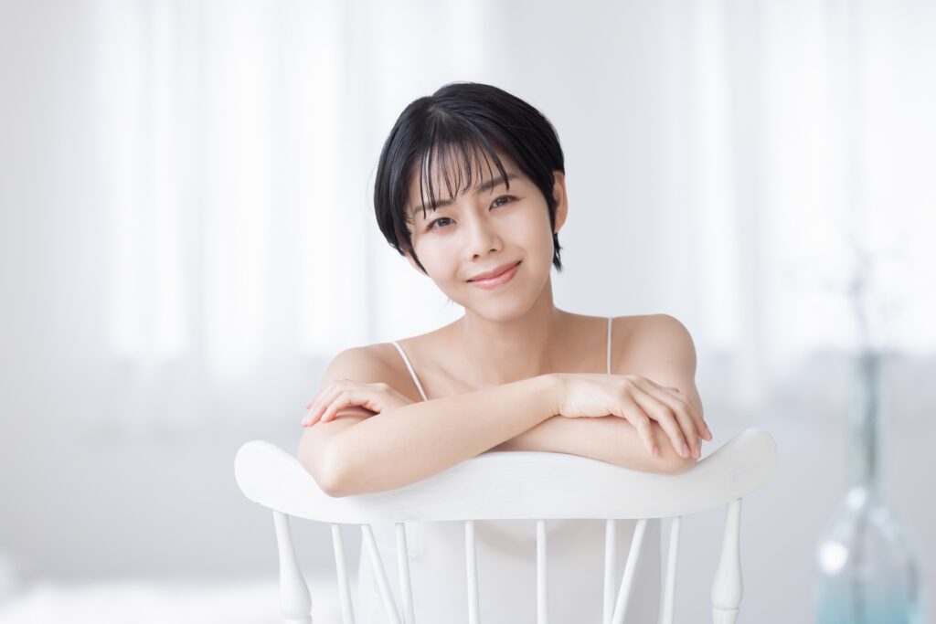 ナチュラルに仕上げる眉毛の描き方|大人女性の印象を整える自然眉メイク│美容情報サイト Beauty Web(ビューティーウェブ)