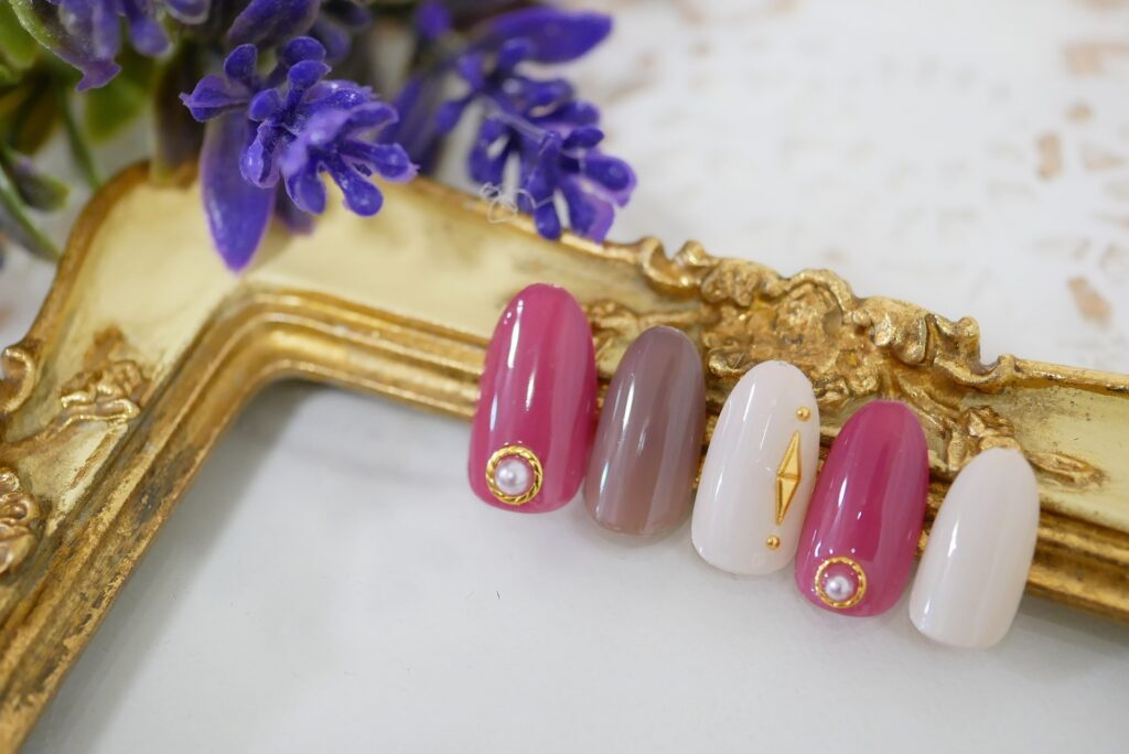 ネイルチップの種類を徹底解説！形・長さ・目的別に失敗しない選び方│美容情報サイト Beauty Web(ビューティーウェブ)