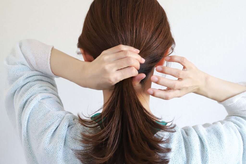 髪の摩擦を防ぐ方法を徹底解説!パサつき・切れ毛・枝毛を防ぐ正しいヘアケア習慣│美容情報サイト Beauty Web(ビューティーウェブ)