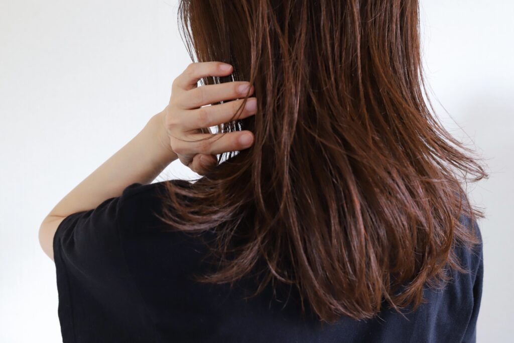 髪がパサパサになる原因とは？今日からできる対策でツヤ髪を取り戻す！│美容情報サイト Beauty Web(ビューティーウェブ)