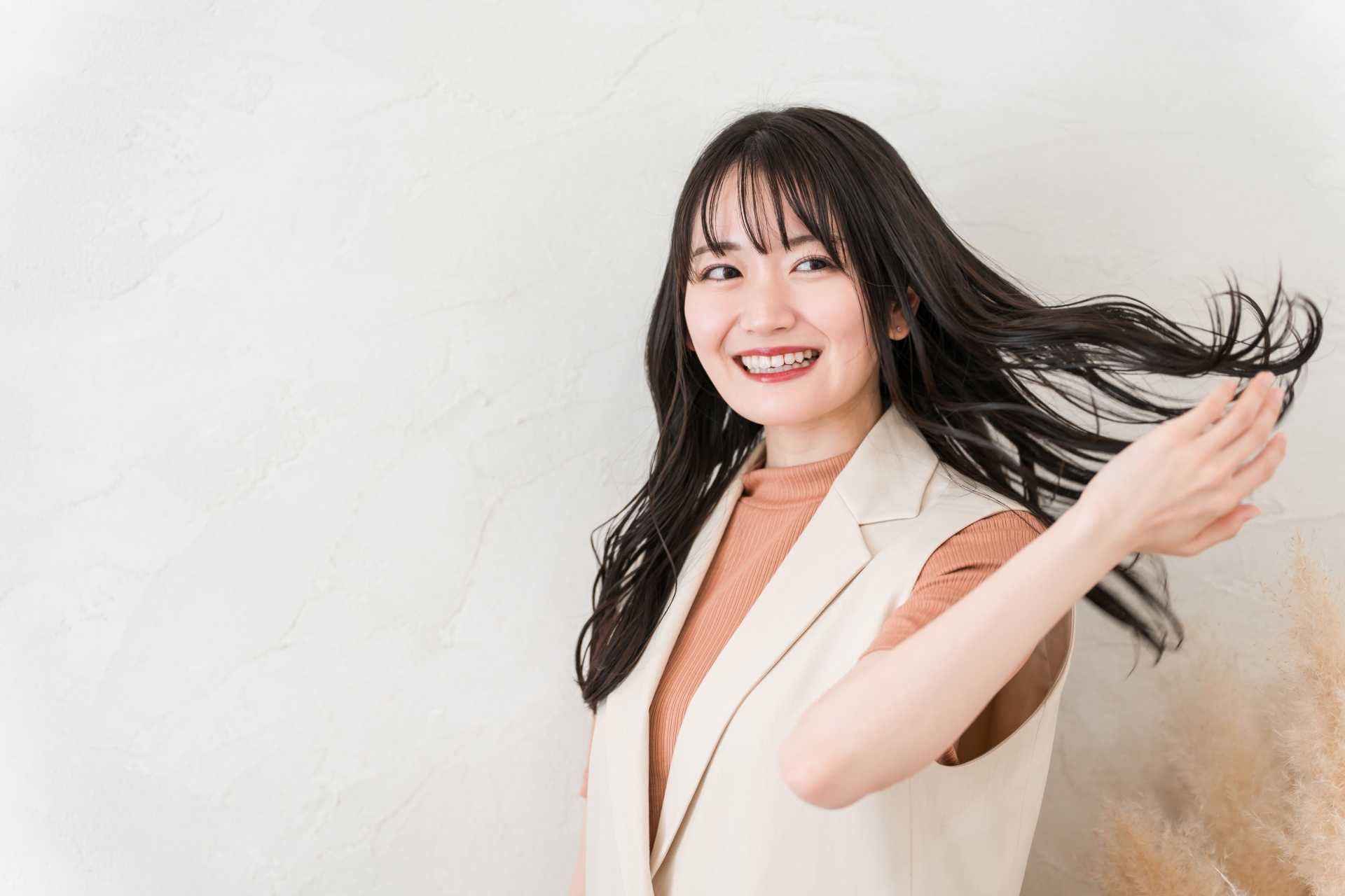 髪の摩擦を防ぐ方法を徹底解説！パサつき・切れ毛・枝毛を防ぐ正しいヘアケア習慣│美容情報サイト Beauty Web(ビューティーウェブ)