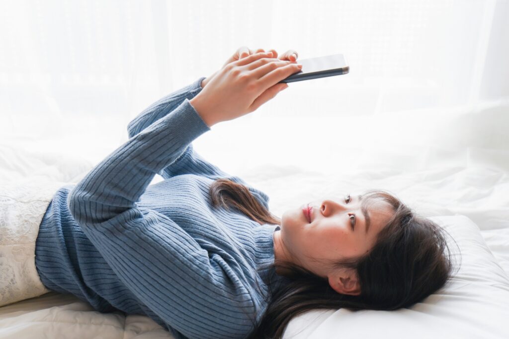 髪の摩擦を防ぐ方法を徹底解説!パサつき・切れ毛・枝毛を防ぐ正しいヘアケア習慣│美容情報サイト Beauty Web(ビューティーウェブ)