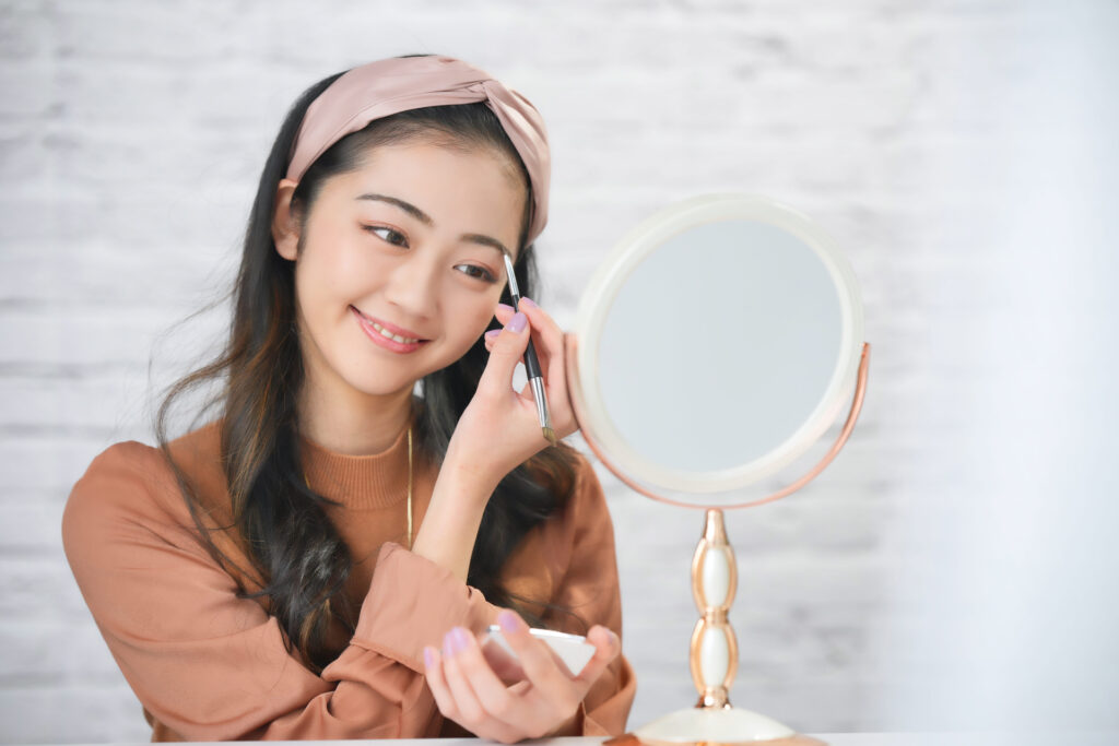 眉毛を自然に濃くする方法｜女性の薄眉の原因と今すぐできる対策を徹底解説│美容情報サイト Beauty Web(ビューティーウェブ)
