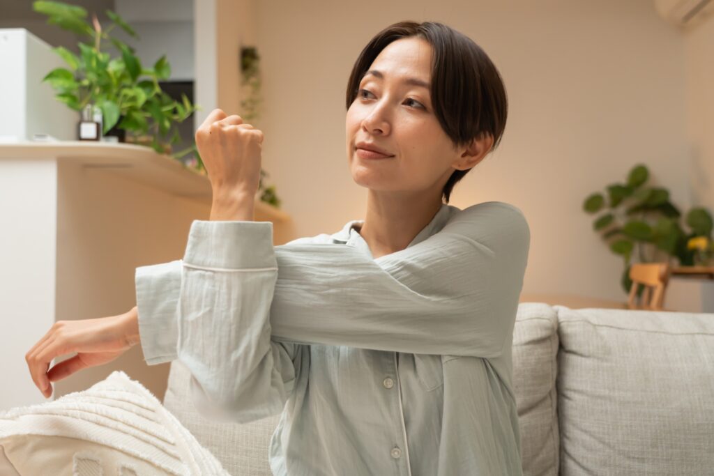 寝る前のストレッチでむくみ解消！たった3分で翌朝スッキリする簡単習慣│美容情報サイト Beauty Web(ビューティーウェブ)