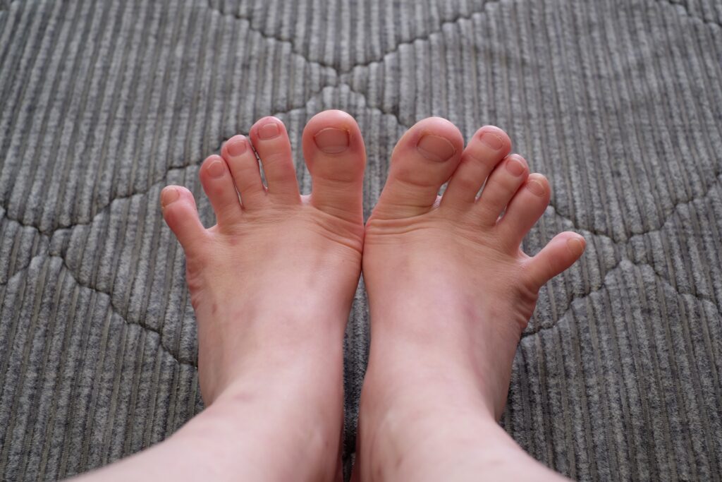 寝る前のストレッチでむくみ解消！たった3分で翌朝スッキリする簡単習慣│美容情報サイト Beauty Web(ビューティーウェブ)