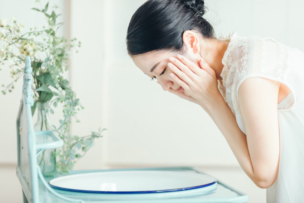 クレンジングの乳化とは?意味・理由・正しいやり方を完全解説【失敗しない基本】│美容情報サイト Beauty Web(ビューティーウェブ)