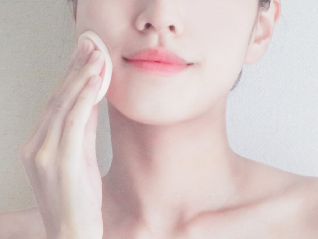 ファンデの厚塗りを防ぐ方法！ナチュラルで崩れにくいベースメイクの作り方│美容情報サイト Beauty Web(ビューティーウェブ)