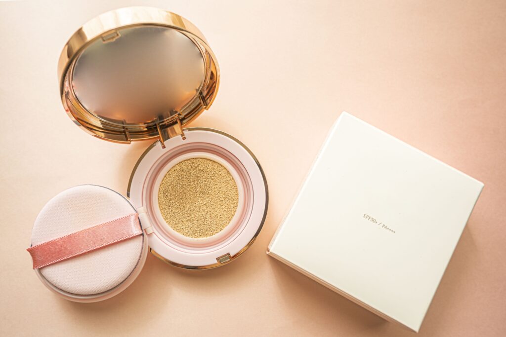 ファンデの厚塗りを防ぐ方法！ナチュラルで崩れにくいベースメイクの作り方│美容情報サイト Beauty Web(ビューティーウェブ)