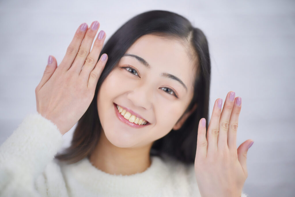 爪の縦筋が目立つ原因と対策を徹底解説！自宅でできるケアと予防方法│美容情報サイト Beauty Web(ビューティーウェブ)