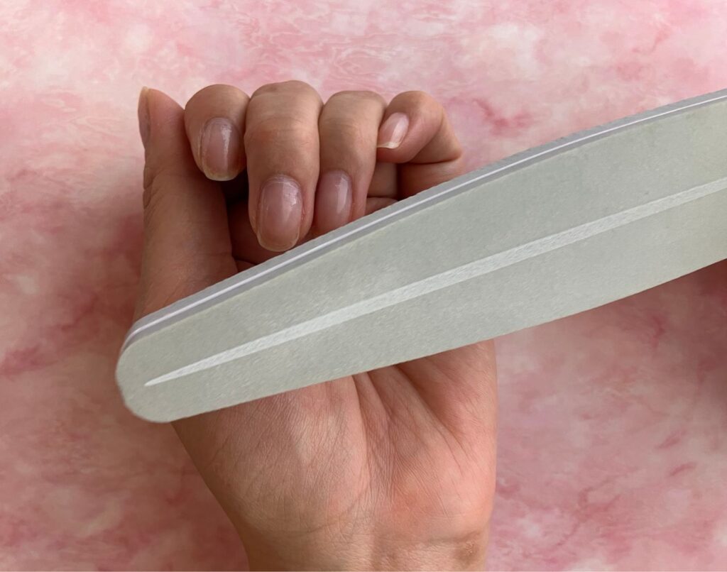 爪の縦筋が目立つ原因と対策を徹底解説！自宅でできるケアと予防方法│美容情報サイト Beauty Web(ビューティーウェブ)