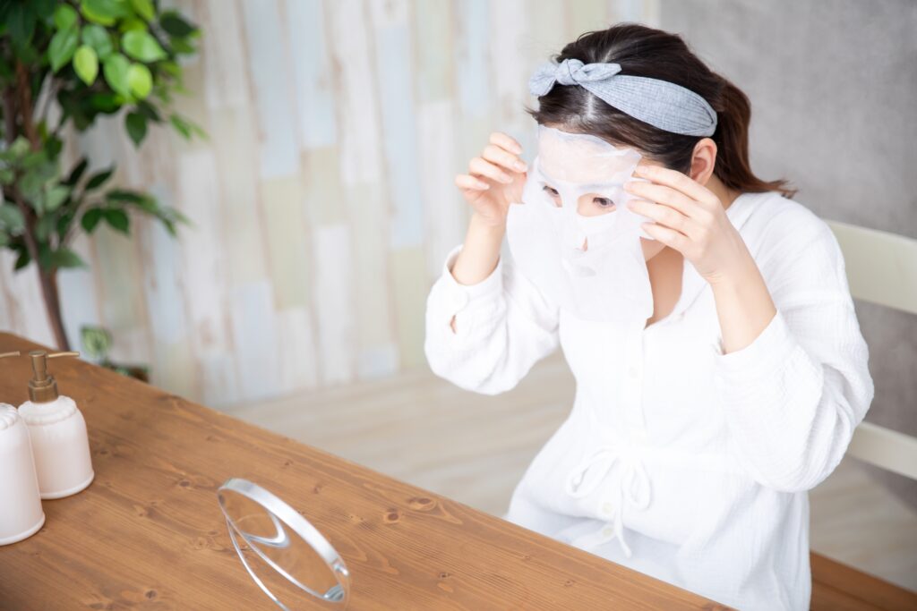 シートマスクを毎日使う効果はある？正しい頻度と肌質別の使い方を徹底解説│美容情報サイト Beauty Web(ビューティーウェブ)