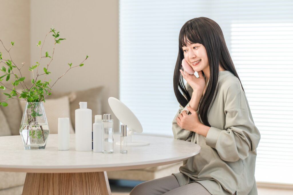 ファンデの厚塗りを防ぐ方法！ナチュラルで崩れにくいベースメイクの作り方│美容情報サイト Beauty Web(ビューティーウェブ)