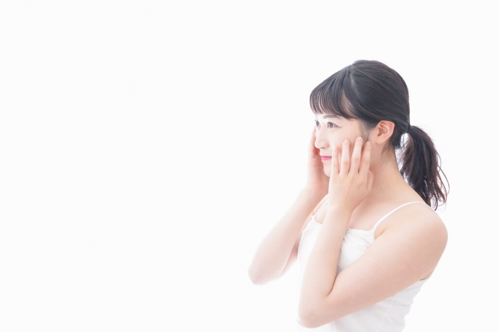 ファンデの厚塗りを防ぐ方法！ナチュラルで崩れにくいベースメイクの作り方│美容情報サイト Beauty Web(ビューティーウェブ)