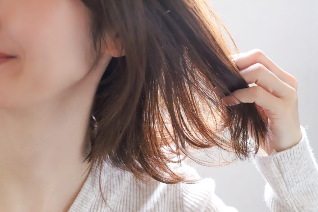 ヘアケアは夜と朝で何が違う？効果・正しい使い分け・NG習慣まで徹底解説│美容情報サイト Beauty Web(ビューティーウェブ)
