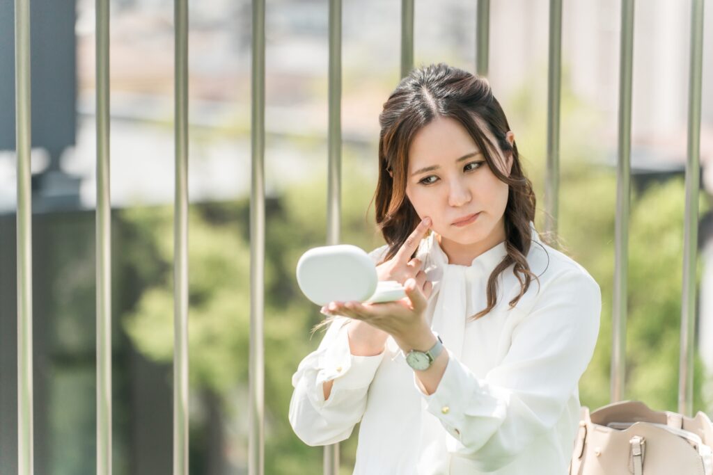 ファンデーションがうろこみたいになる原因と直し方!今すぐできる対処&崩れ防止法│美容情報サイト Beauty Web(ビューティーウェブ)