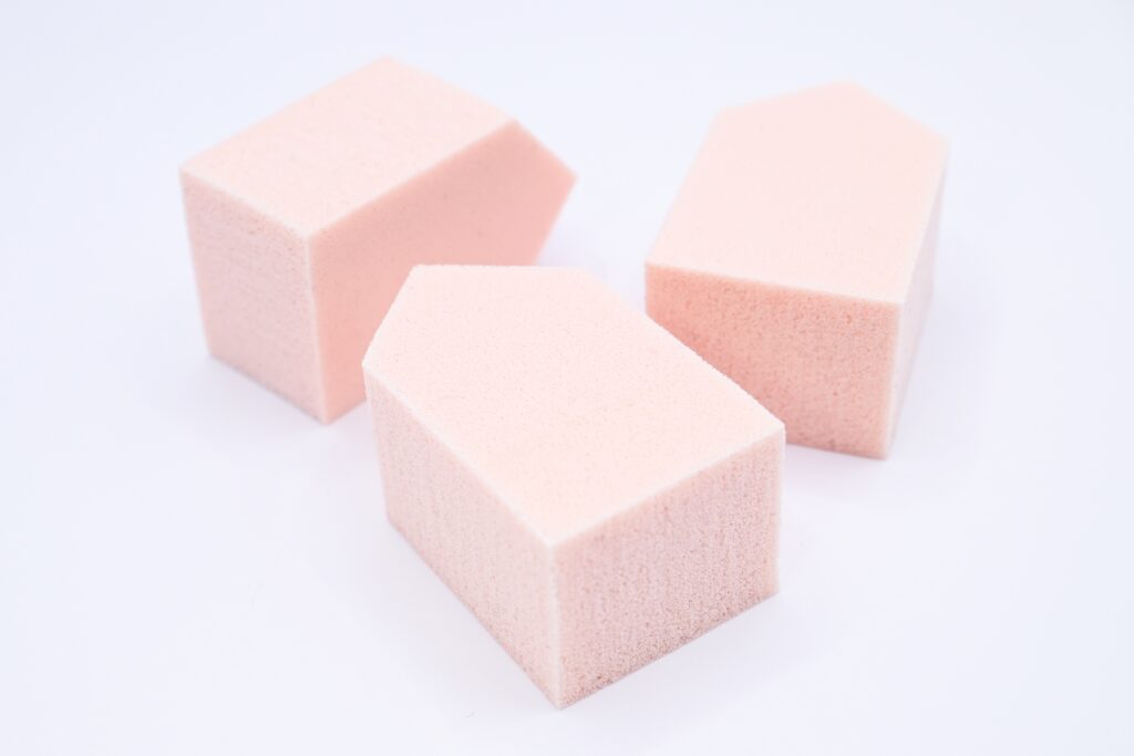 ファンデーションがうろこみたいになる原因と直し方!今すぐできる対処&崩れ防止法│美容情報サイト Beauty Web(ビューティーウェブ)