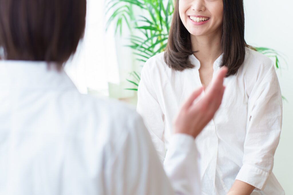 ニキビは触らない方がいい理由と正しいケア方法！│美容情報サイト Beauty Web(ビューティーウェブ)