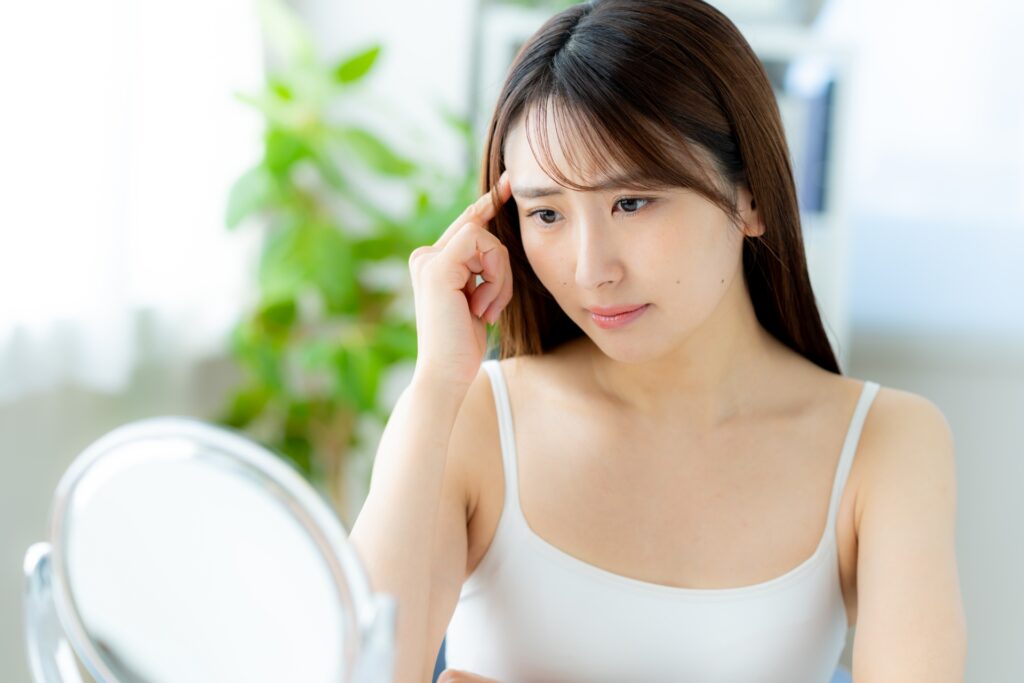 ニキビは触らない方がいい理由と正しいケア方法！│美容情報サイト Beauty Web(ビューティーウェブ)