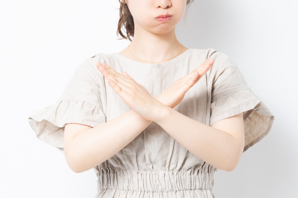 切れ毛が多い女性へ！原因と正しいケアでツヤ髪に戻す完全ガイド│美容情報サイト Beauty Web(ビューティーウェブ)