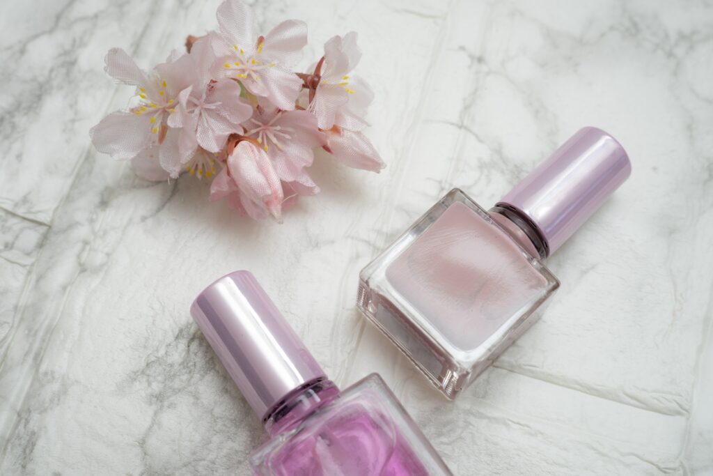 ネイルカラーがくすむ原因とは？発色を取り戻す正しい対処法と予防策│美容情報サイト Beauty Web(ビューティーウェブ)