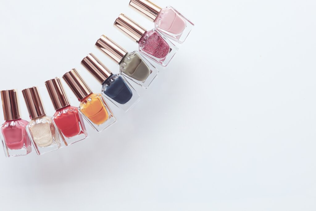 初心者でも失敗しない！マニキュアのおすすめ色と選び方【これだけ見ればOK】│美容情報サイト Beauty Web(ビューティーウェブ)