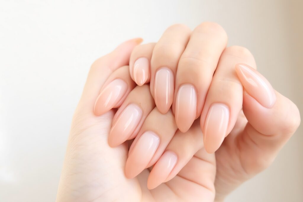 ネイルの先端が欠ける原因と対処法!今すぐ直す方法と長持ちさせるコツ│美容情報サイト Beauty Web(ビューティーウェブ)