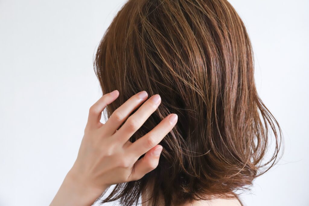 自宅でできる髪質改善方法！20〜40代女性がツヤ髪を叶える正しいヘアケア習慣│美容情報サイト Beauty Web(ビューティーウェブ)