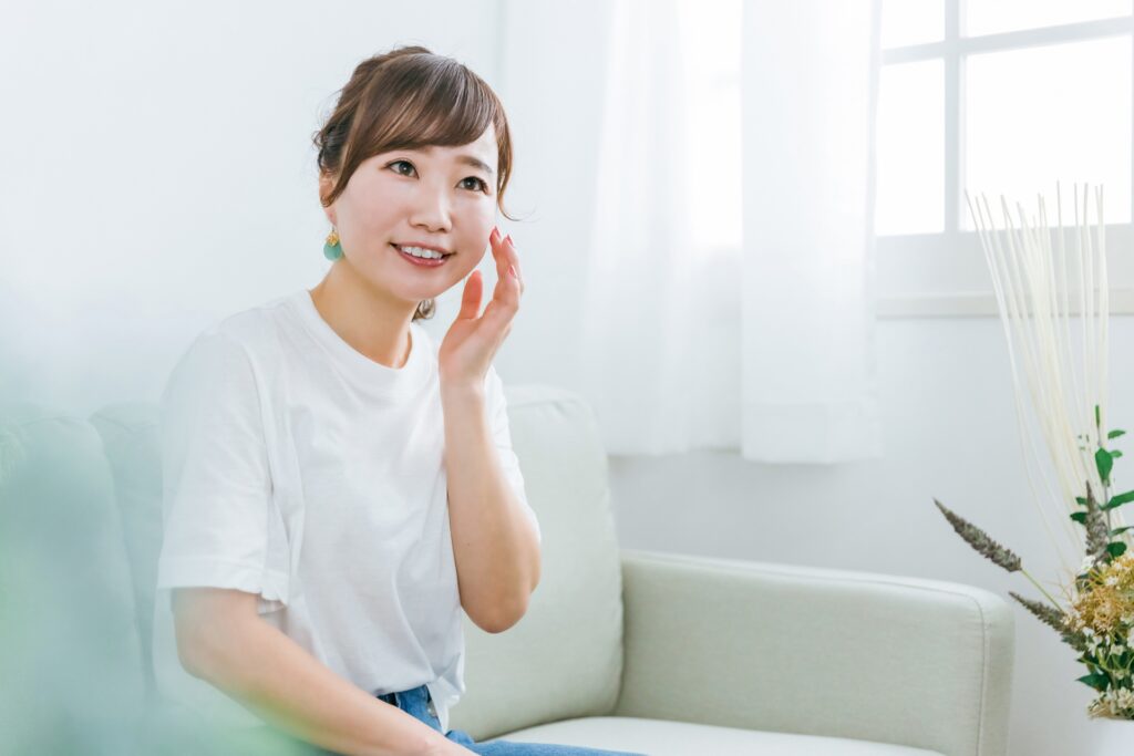 朝のスキンケアの正しい順番とは？美容効果を高める基本と時短のコツを解説│美容情報サイト Beauty Web(ビューティーウェブ)