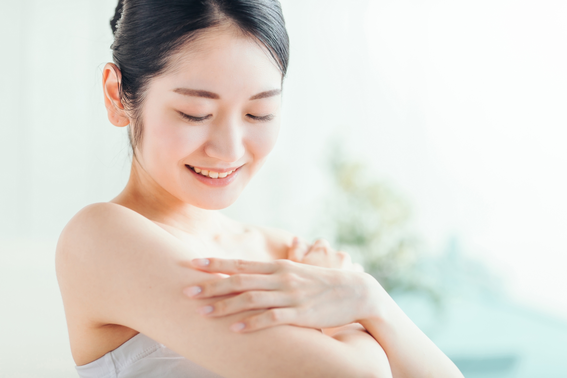 ボディオイルの正しい使い方とタイミング！効果を高める塗り方を解説│美容情報サイト Beauty Web(ビューティーウェブ)