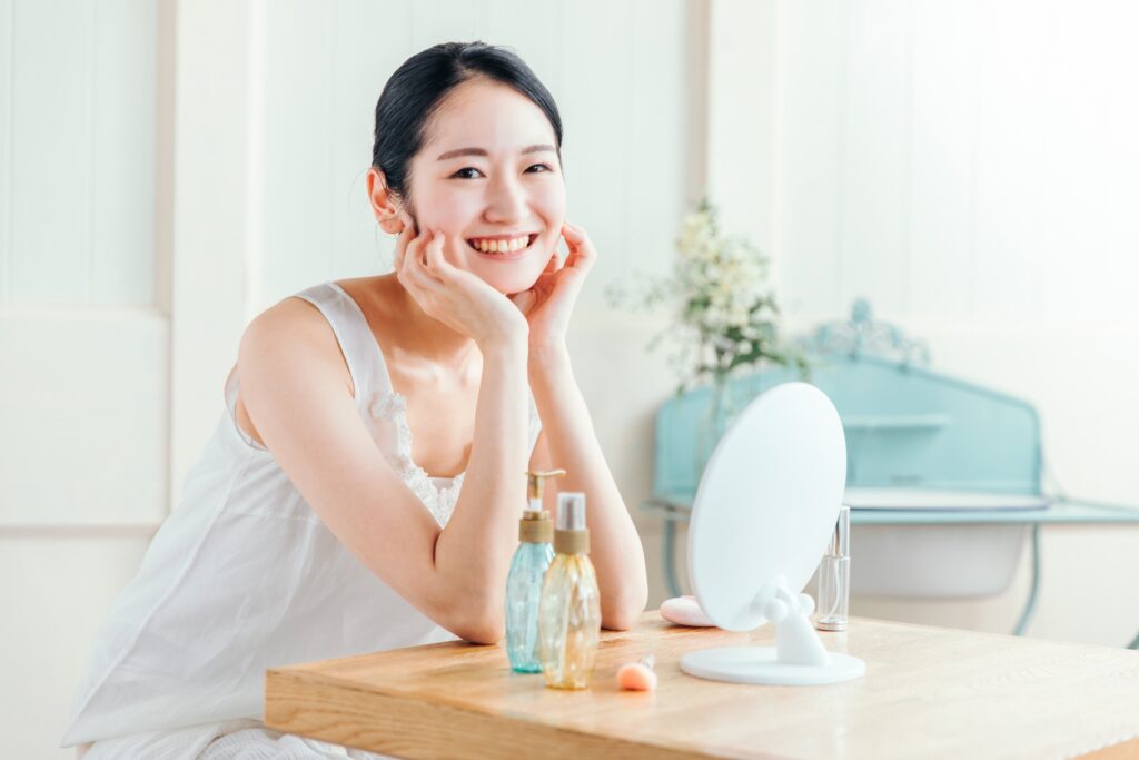 朝のスキンケアの正しい順番とは？美容効果を高める基本と時短のコツを解説│美容情報サイト Beauty Web(ビューティーウェブ)