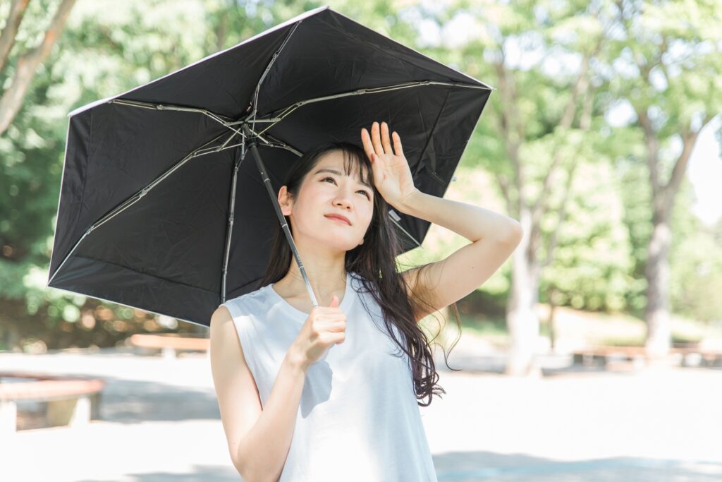 【原因別】くすみ改善方法を徹底解説！肌の透明感を取り戻すスキンケアと生活習慣│美容情報サイト Beauty Web(ビューティーウェブ)