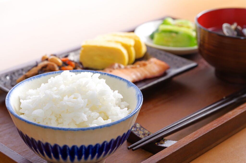 間食がやめられない原因と対策！我慢だけに頼らない整え方を解説│美容情報サイト Beauty Web(ビューティーウェブ)