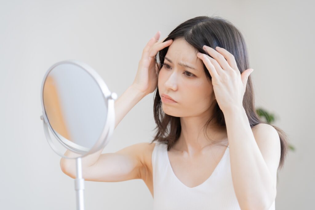 頭皮が乾燥してかゆい女性へ｜原因と今日から見直したいヘアケア方法│美容情報サイト Beauty Web(ビューティーウェブ)
