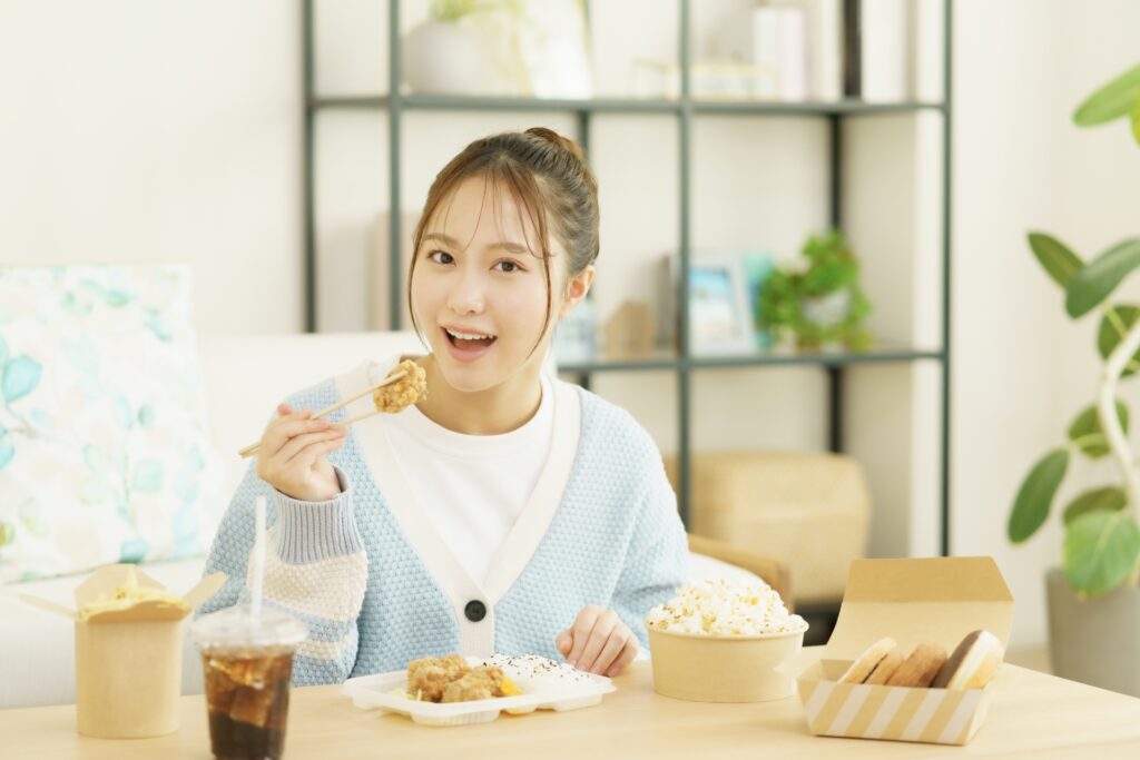 間食がやめられない原因と対策！我慢だけに頼らない整え方を解説│美容情報サイト Beauty Web(ビューティーウェブ)