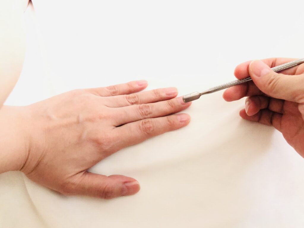 甘皮処理のやりすぎサインとは?爪を傷めない正しい見直し方│美容情報サイト Beauty Web(ビューティーウェブ)