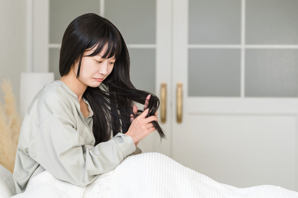 髪の毛のうねりを改善する方法は?原因別に毎日のヘアケアを見直そう│美容情報サイト Beauty Web(ビューティーウェブ)